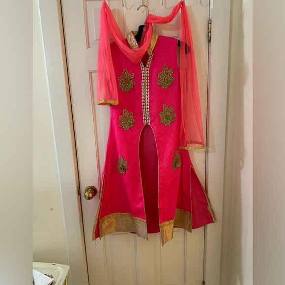 Dresses & Skirts - 🔥
Sequins size Small 3 pieces